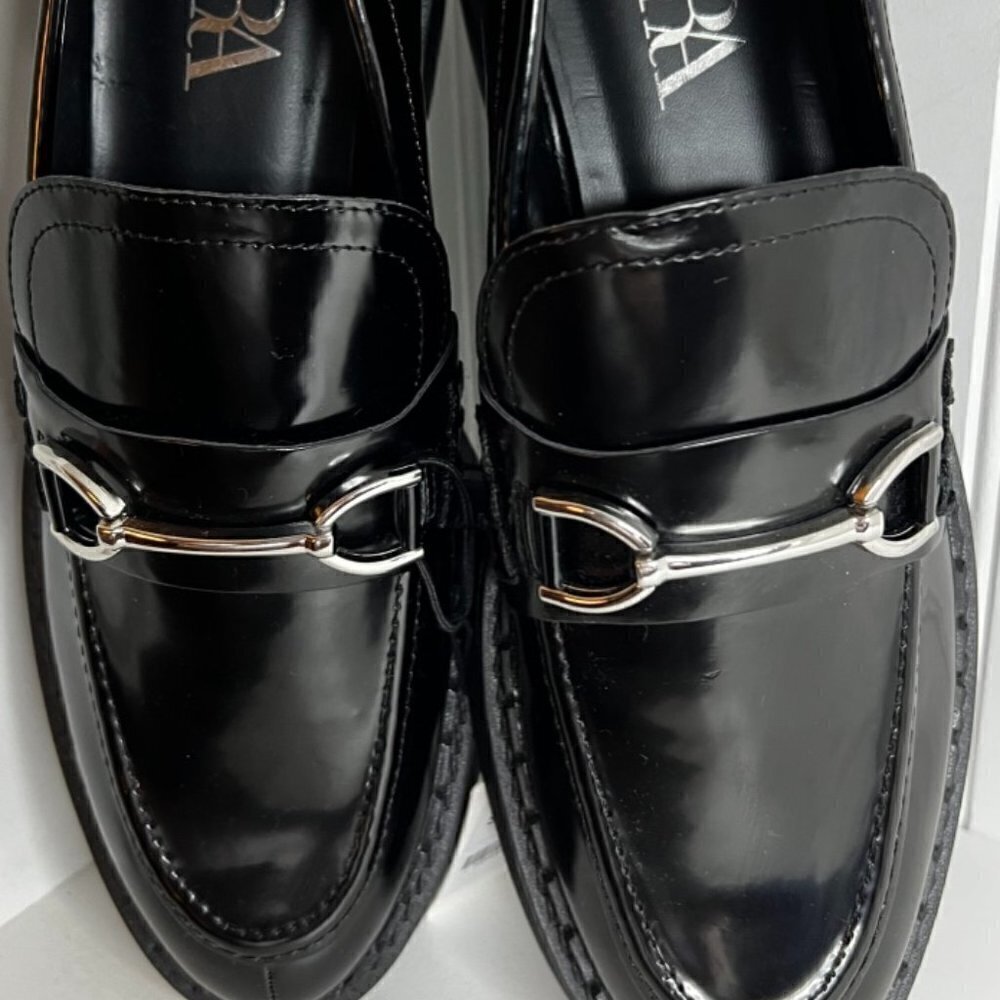 ZARA  FLAT LUG SOLE LOAFERS  in Black Size 10